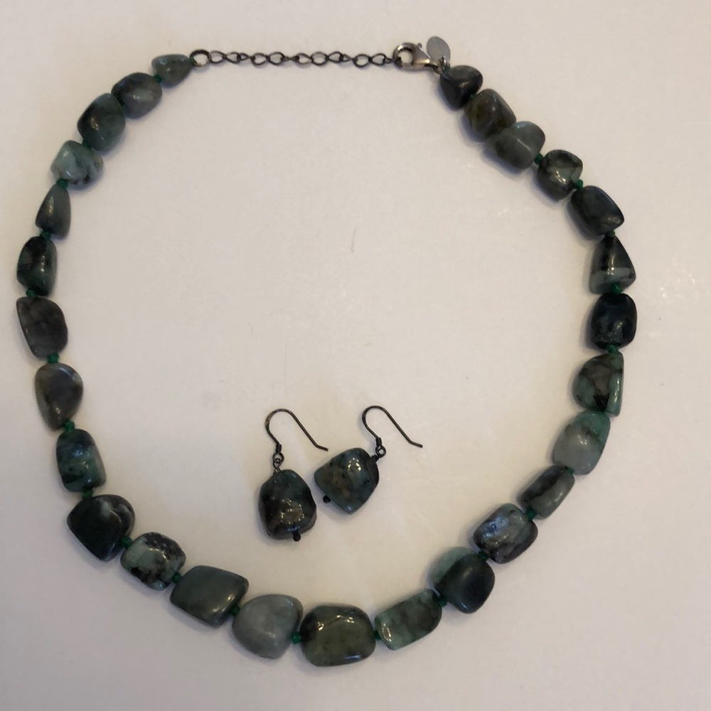 Aventurine necklace and earring set.